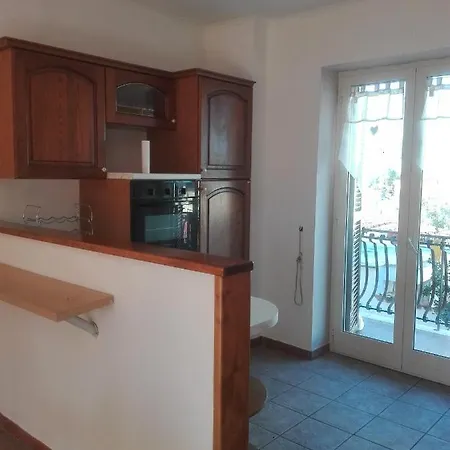 A Santy'S House 1Piano-No Lift-Shuttle A Pagamento-Raggiungibile A Piedi Aeroporto-Fermata Bus Fiera Di Roma A 3 Minuti-Air Condiz Ed Extra Bed For A Fee A Pagamento Apartment Fiumicino Exterior photo