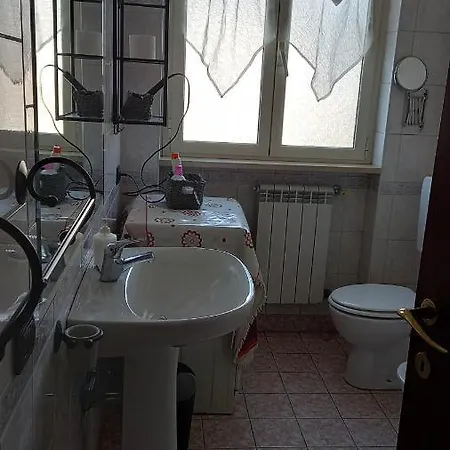 A Santy'S House 1Piano-No Lift-Shuttle A Pagamento-Raggiungibile A Piedi Aeroporto-Fermata Bus Fiera Di Roma A 3 Minuti-Air Condiz Ed Extra Bed For A Fee A Pagamento Apartment Fiumicino Exterior photo