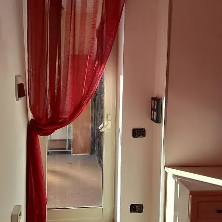 A Santy'S House 1Piano-No Lift-Shuttle A Pagamento-Raggiungibile A Piedi Aeroporto-Fermata Bus Fiera Di Roma A 3 Minuti-Air Condiz Ed Extra Bed For A Fee A Pagamento Apartment Fiumicino Exterior photo
