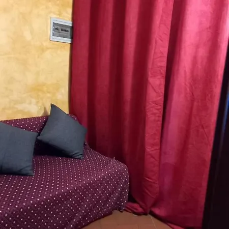 A Santy'S House 1Piano-No Lift-Shuttle A Pagamento-Raggiungibile A Piedi Aeroporto-Fermata Bus Fiera Di Roma A 3 Minuti-Air Condiz Ed Extra Bed For A Fee A Pagamento Apartment Fiumicino Exterior photo