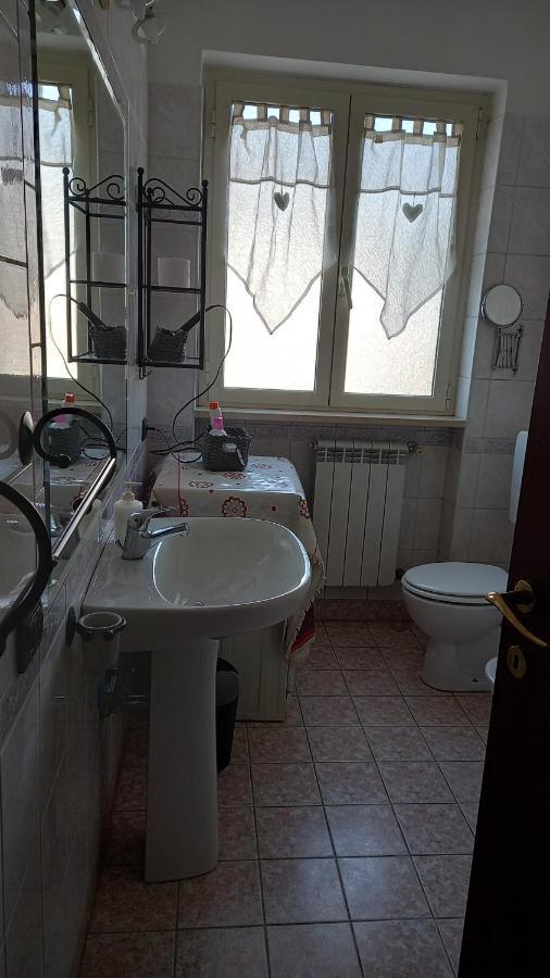 A Santy's House: Rome Budget Apartment